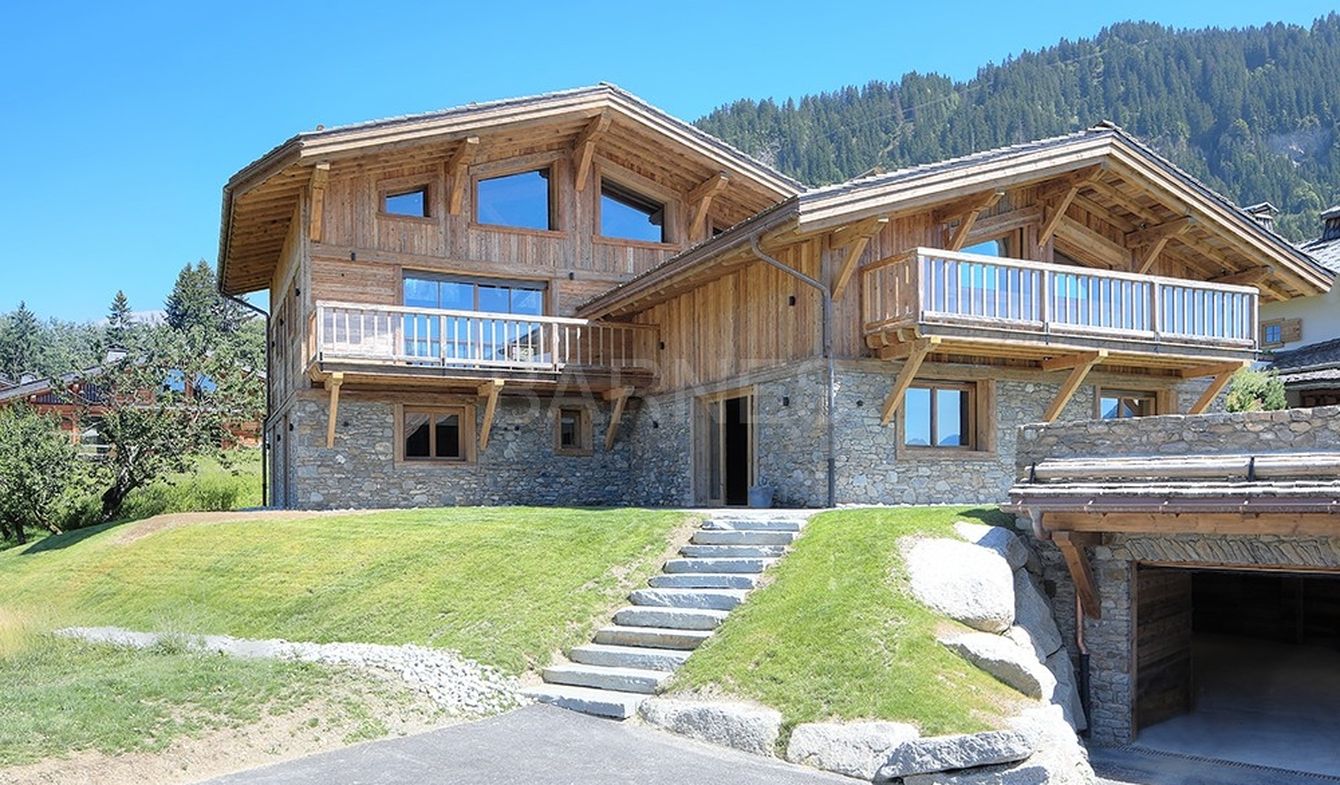 Quels sont les chalets mis en vente par l&rsquo;agence Barnes ?