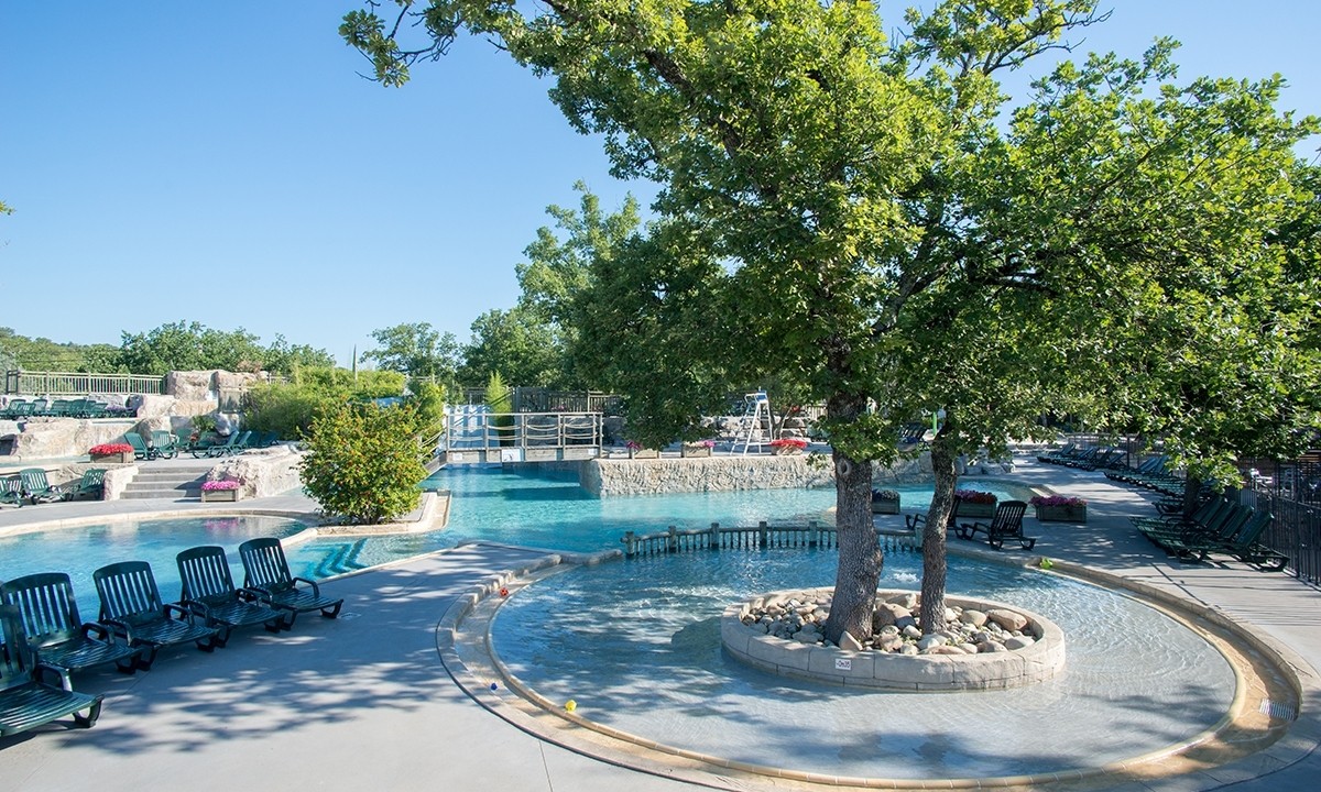 Quels sont les 3 meilleurs campings à Vallon-Pont-d&rsquo;Arc ?